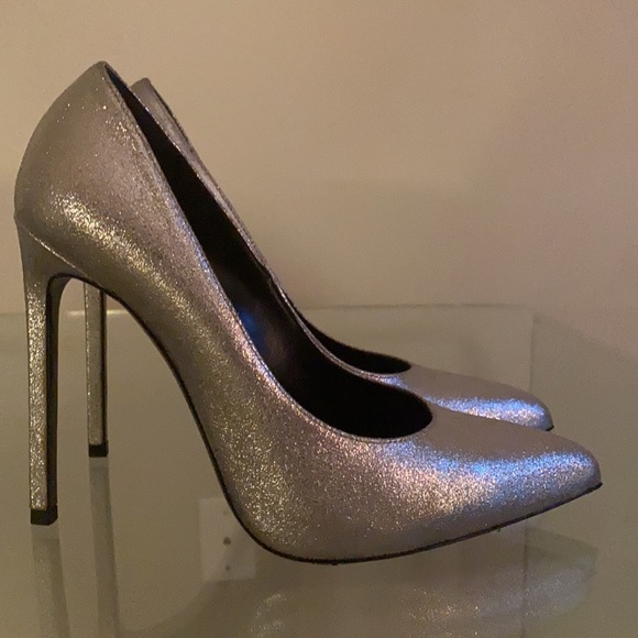 Saint Laurent Silver Metallic Pumps - Picture 4 of 7